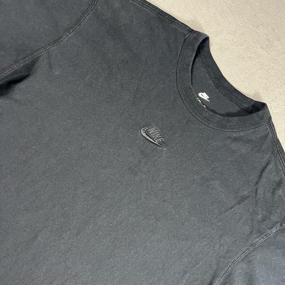 Nike Loose Fit Men's Medium T-shirt Black Short Sleeve